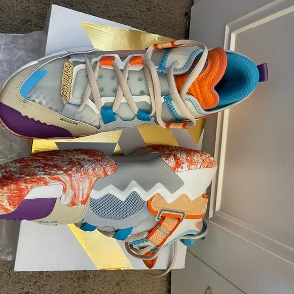 Jordan Purple and Orange Athletic Shoes Jordan 1 Mid SE GS  main image 4